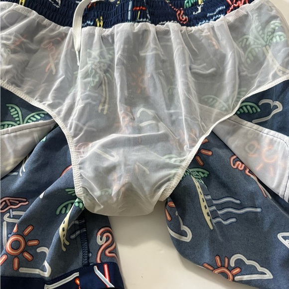 Men’s Chubbies 5.5 in. Swim Trunks, Neon Lights, 4-way stretch Pockets Tropical - Picture 13 of 13